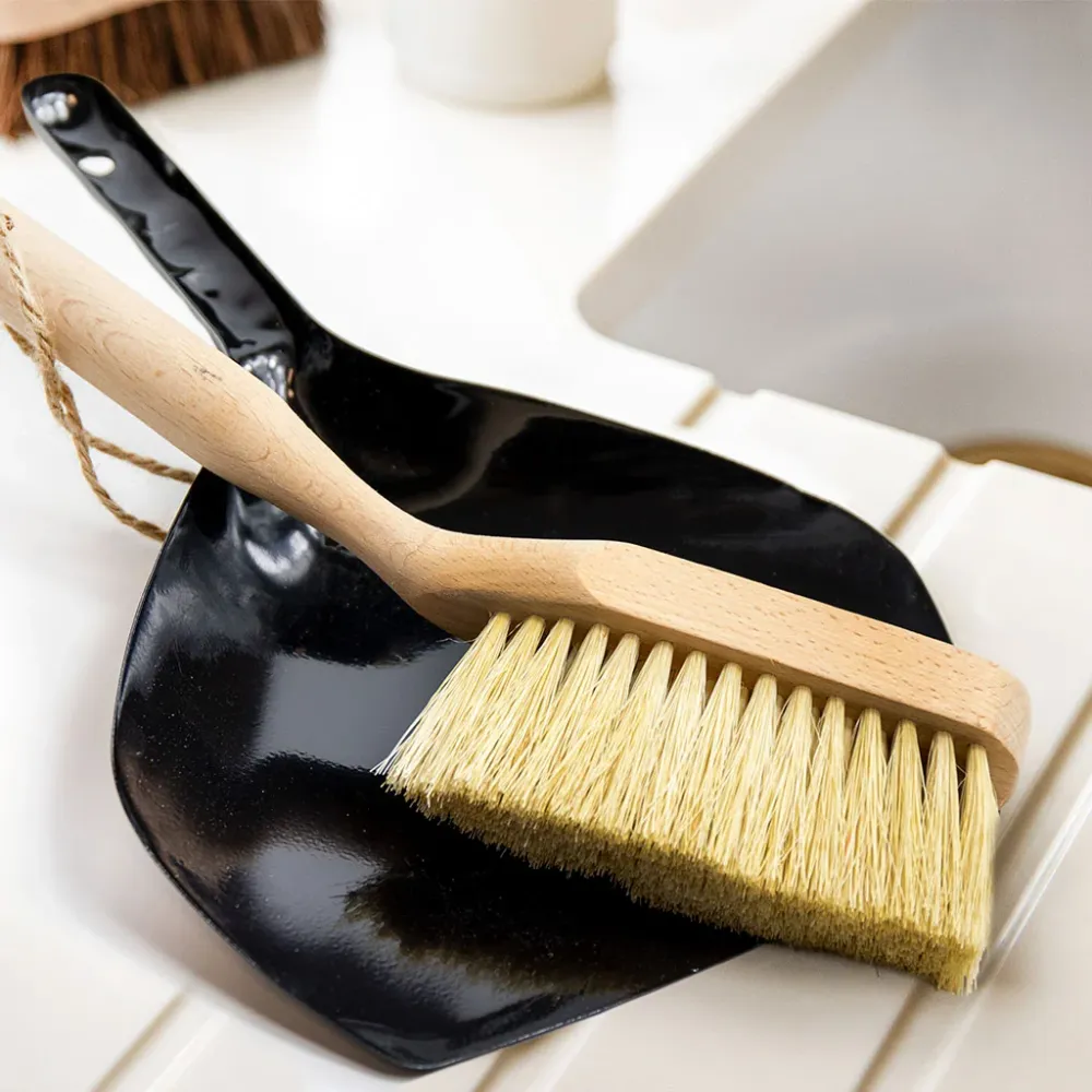 Ergonómico KitchenCraft Sin procesar Elements Dustpan and Brush Set