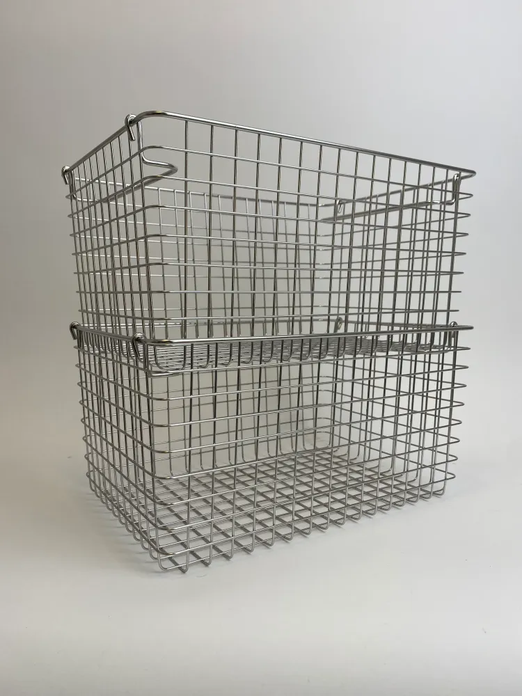 Canasto Apilable Metal Brillante La Batea deco